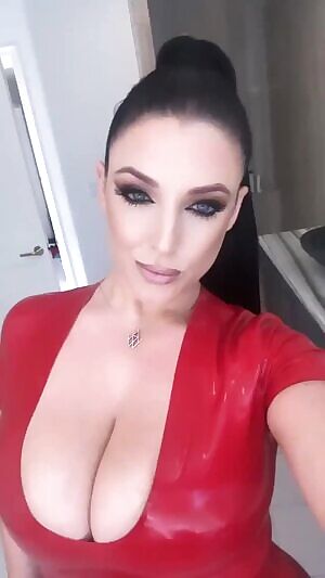 She’s a thick bitch ❤️