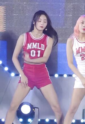 Momoland - Yeonwoo