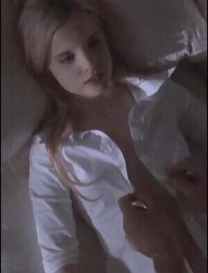 Mena Suvari has some big sexy nipples