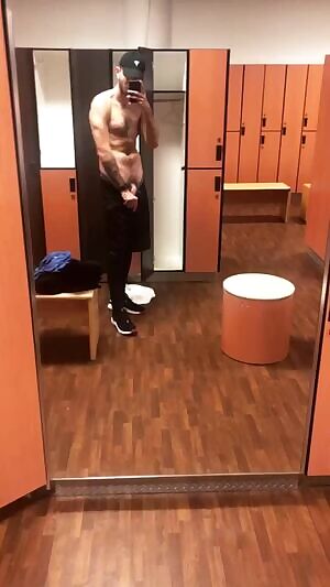 Oops, I think you might have walked into the wrong change room 😅 make yourself comfortable though 😋