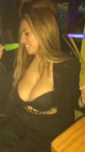 Bouncing tittys