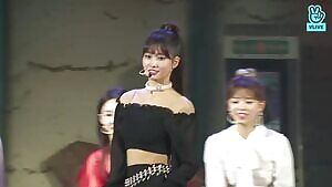 TWICE Momo