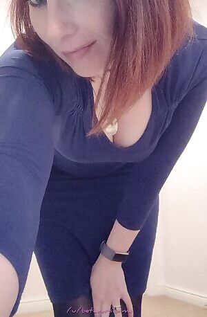 This is how this 37f milf ends a long hard hump day...