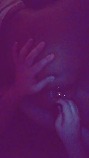 Putting in my tail 😻🤗