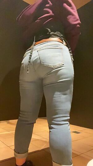 Me while you’re waiting on your chips and salsa😝