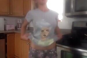 RealGirls - Sweatpants, sans panties