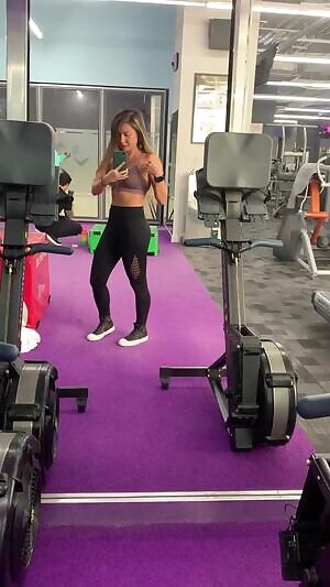 just got verified here so here's a gym video selfie of me awhile ago--not as fit as the girls uploaded here but im still trying my best!