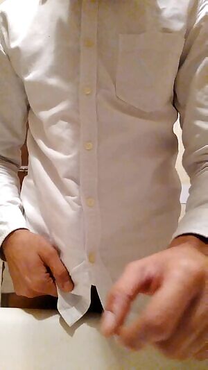 A floppy dick revel!! Someone has to make it hard 😛😛