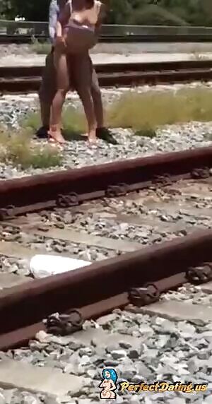 The casual passerby saw how on the street they shoot porn.