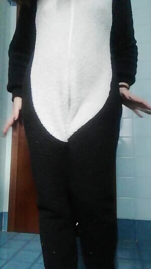 eeling myself 🐼