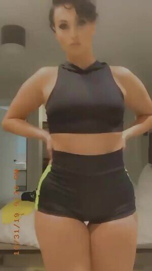 Zahra Showing Off