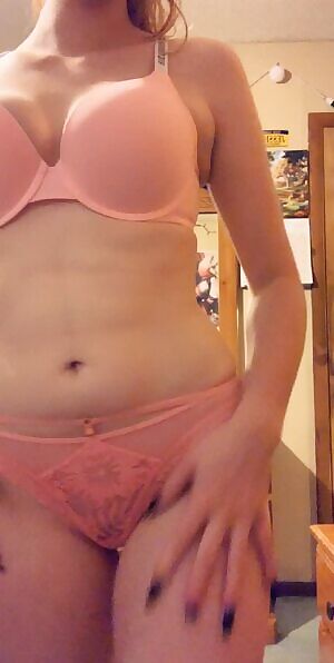 a little spread and a titty drop? 💕