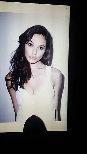 Gal Gadot loves being covered in cum for her birthday!