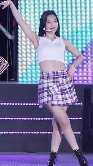 Red Velvet Joy - Back to school in a sexy skirt