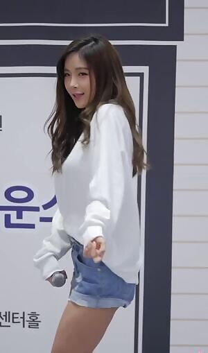 Hyunyoung OMG She is So Cute and Sexy