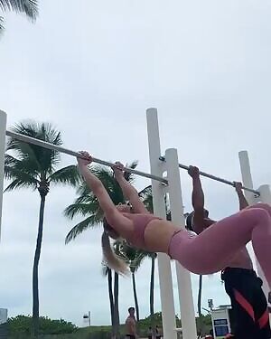 Strong gal, perfect 🍑