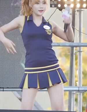 yuna - upskirt/thigh