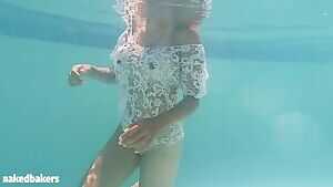 Underwater jiggles