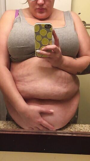 I’m one big stretch mark. Lovin my new body🤤