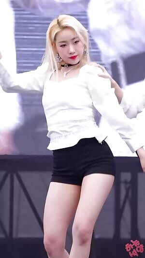 GAEUL - Tight body.