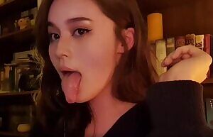 She knows 👅 — Vietnamese x German