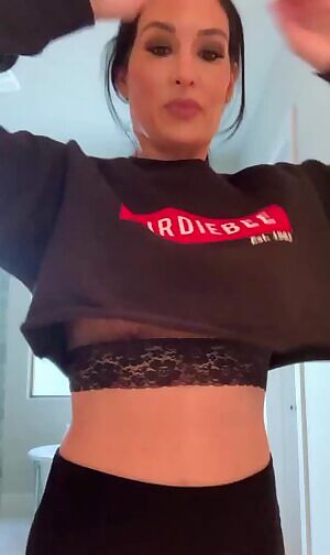 Nikki Bella