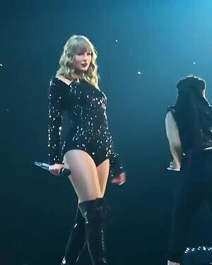 Someone worship Taylor Swift with me