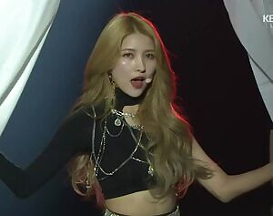 Gfriend - Sowon, Momoland - Yeonwoo, Lovelyz - Mijoo & Oh My Girl - Jiho