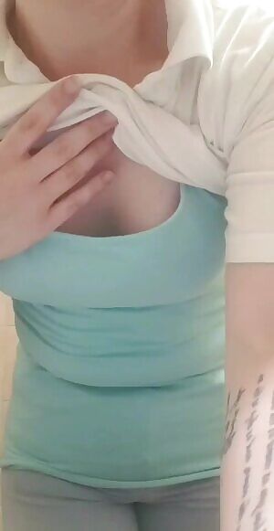 elt naughty in the bathroom at work 😊😊