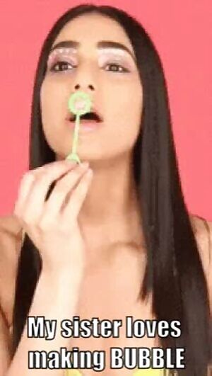 Perfect way to make bubble with sis