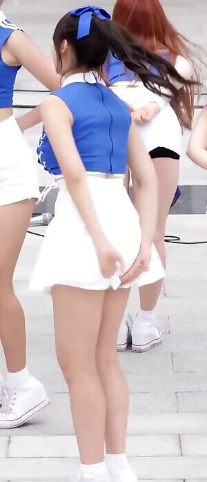 WJSN Cheng Xiao - Juicy Thighs Jiggle While Bending