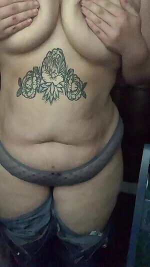 Chubby girls need love too 🙈