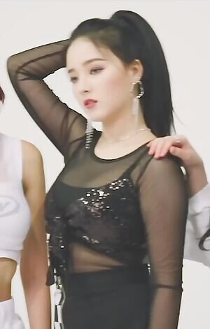 MOMOLAND Nancy