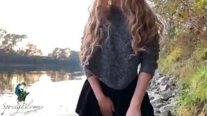 Sweet Teen Gets Riskly Public Creampie