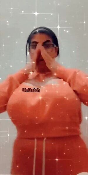 Big boobs reveal