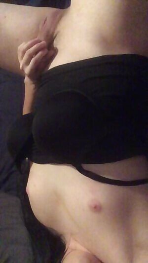 You like girls with dicks? 😂 Now hurry up and suck. 🖤
