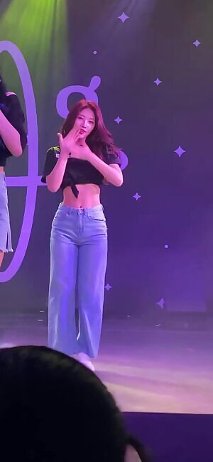 SIHYEON - that booty.