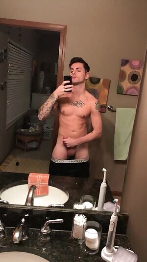 Pm me let’s sext😛