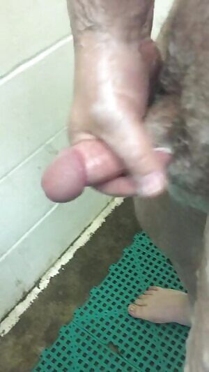 Older video of me cumming at a public campground shower. I need to do this again soon.