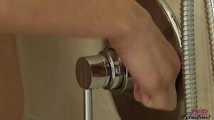 Lexi Belle & Julia Ann: Kittens & Cougars