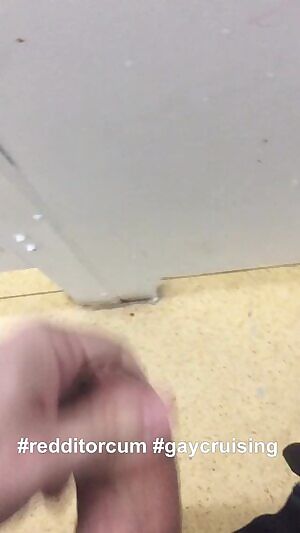 A lil public cum