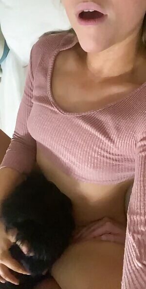 I love when I'm watching TV and he just eats my pussy. Relaxing day indeed :)