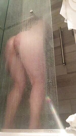 Playing in the shower 💦