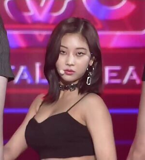 I just want to fuck CLC's Seungyeon so hard while gripping her juicy tits, and I want to pour cum into her while looking into her smoky slutty eyes.