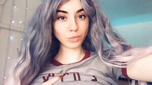 Good morning! Who wants to play before class? I’m around for vanilla or domme, and 420 friendly! //   💕