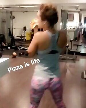 Look at that ass jiggle