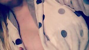 19 who likes my robe that I get to be lazy the rest of the day in..upvote if youd suck! rlly curious! sc: moaqua