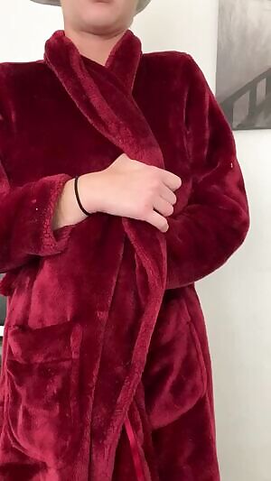 Pants down 👖 Hands up 🙌 This is a robe-ery 🔫