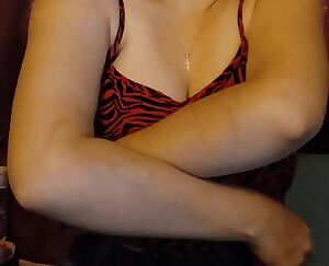 My girlfriend and her 19 yr old 32 DDD titties!