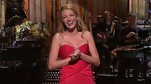 Blake Lively Presenting Her Amazing Cleavage